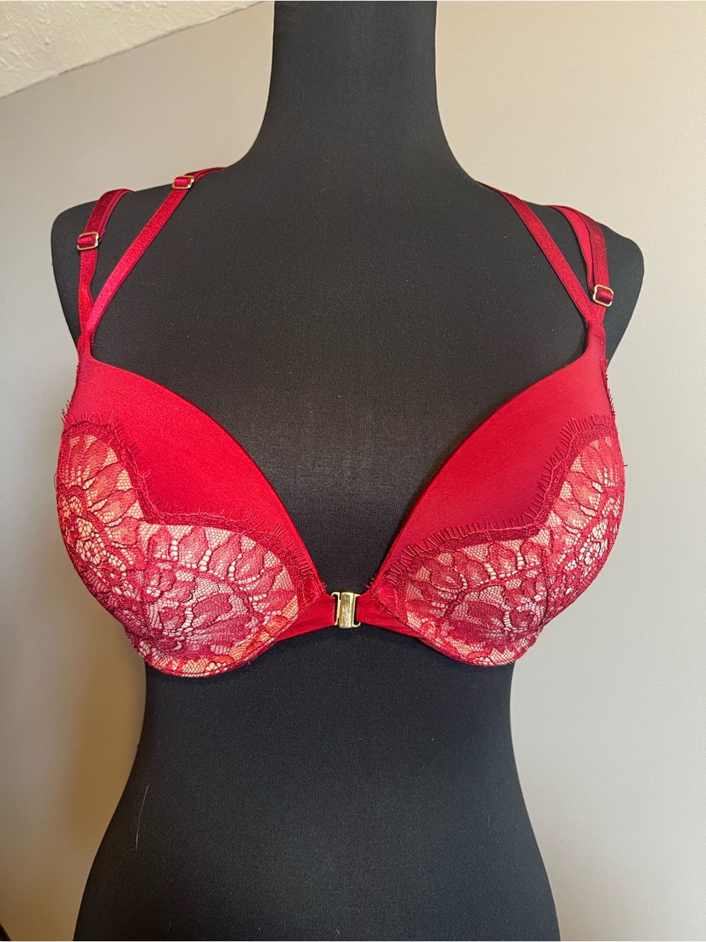 Victoria’s Secret Very Sexy Push-Up Bra Women's Lace Red